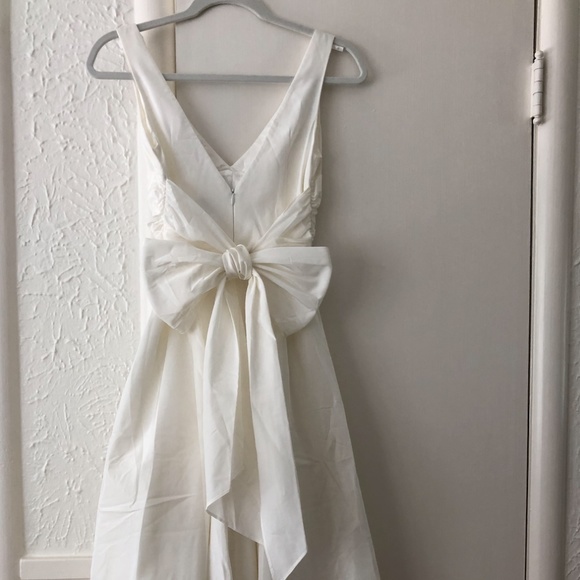 Nicole Miller Dresses | Nicole Miller Collection White Sleeveless Midi Cocktail Dress | Color: White | Size: 2